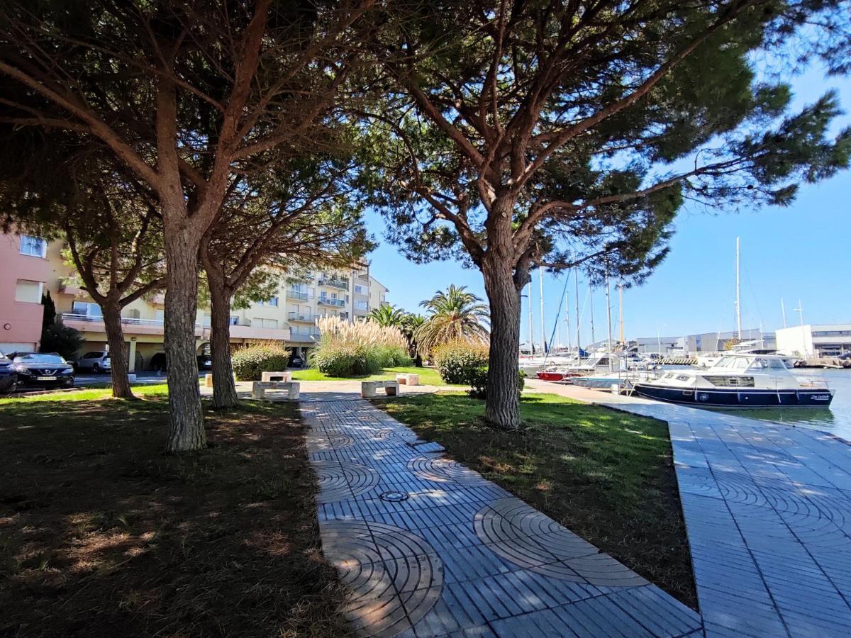 Magnifique T2 Au Calme Avec Une Superbe Vue Sur Le Port Canet-en-Roussillon Exterior photo