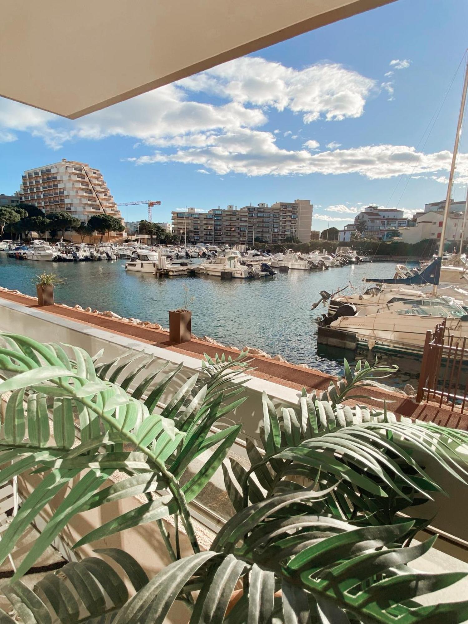Magnifique T2 Au Calme Avec Une Superbe Vue Sur Le Port Canet-en-Roussillon Exterior photo
