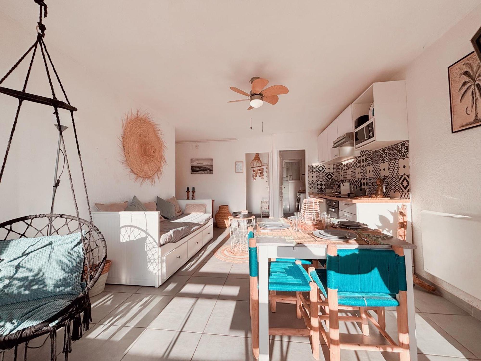 Magnifique T2 Au Calme Avec Une Superbe Vue Sur Le Port Canet-en-Roussillon Exterior photo